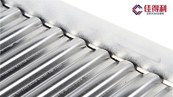 1200鋁質(zhì)瓦楞復(fù)合板 1200鋁質(zhì)瓦楞復(fù)合板