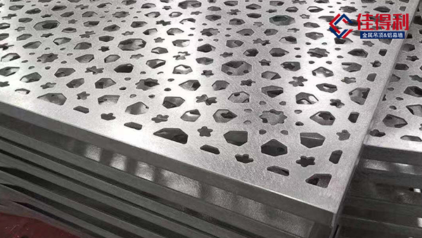 鋁單板幕墻表面處理的材料是什么？